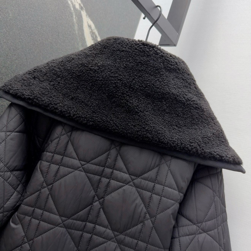 chr1st1an D10r outwear